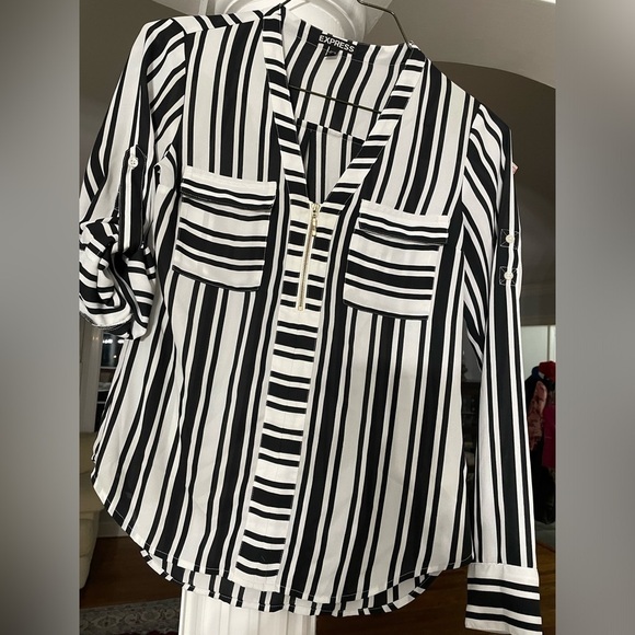 Express women. XS top blouse shirt, long sleeve. Black and white stripes - Picture 1 of 7